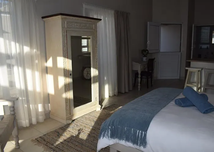Providence Villa -Tranquil, Neat & Private Cottage
