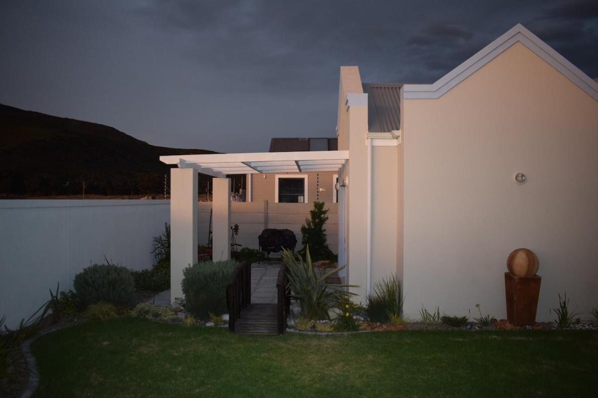Providence -tranquil, Neat & Private Apartment Hermanus